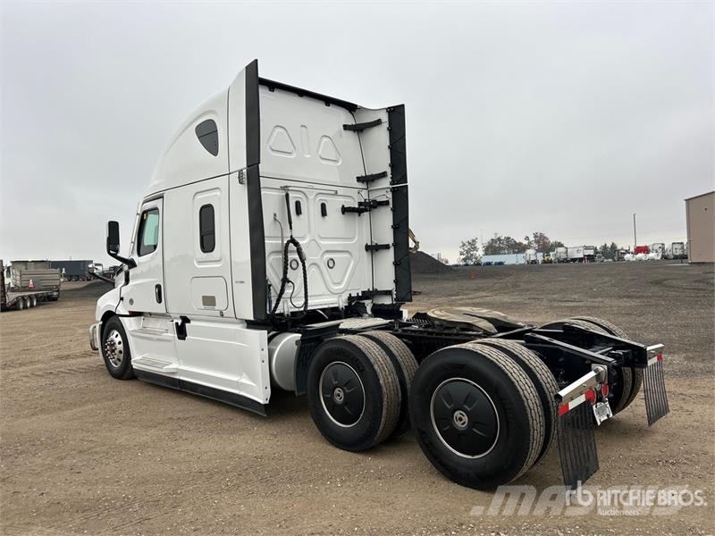 Freightliner Cascadia 126 وحدات الجر