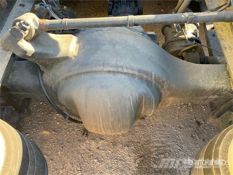 Freightliner Cascadia 126 6x4 T/A Sleeper Truck Tractor وحدات الجر