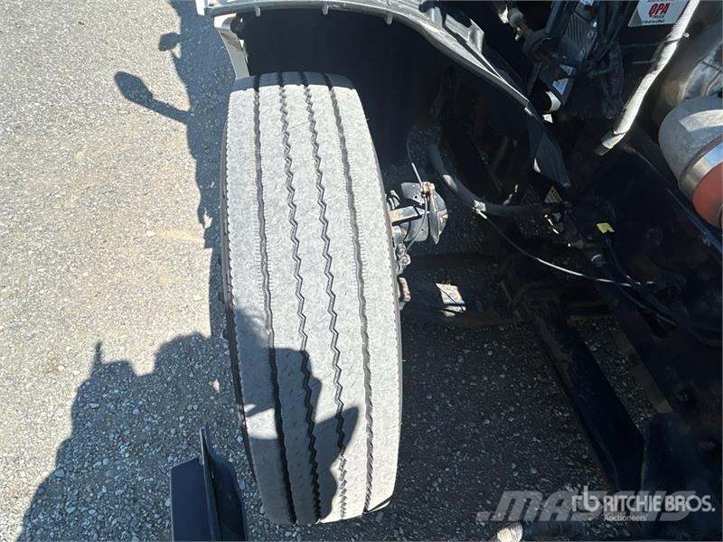 Freightliner Cascadia 126 Tractor Units
