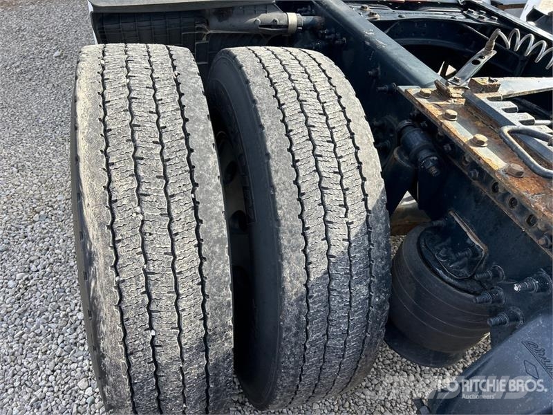 Freightliner Cascadia 126 وحدات الجر