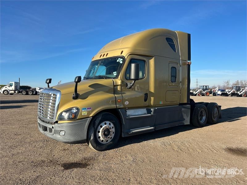Freightliner Cascadia 125 6x4 T/A Sleeper Truck Tractor Autotractoare