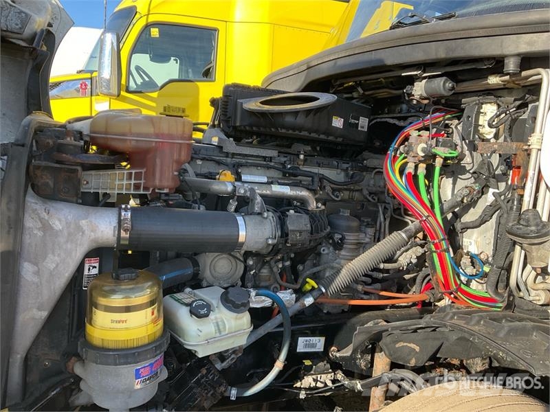 Freightliner Cascadia 126 6x4 T/A Sleeper Truck Tractor Tractor Units