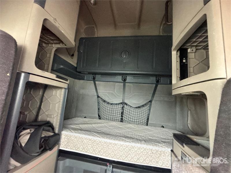 Freightliner Cascadia 113 Prime Movers