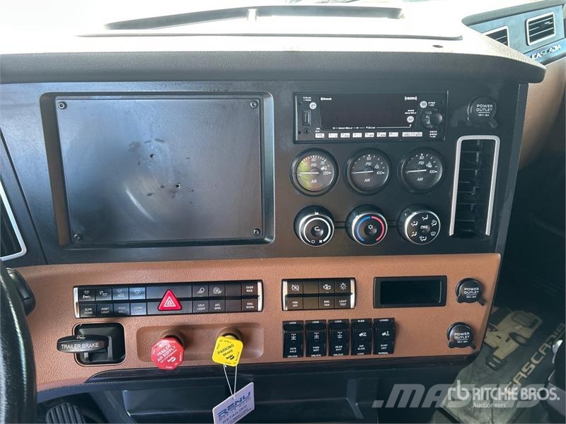 Freightliner Cascadia 126 وحدات الجر