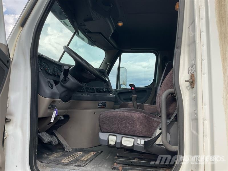Freightliner Cascadia 113 Седельные тягачи