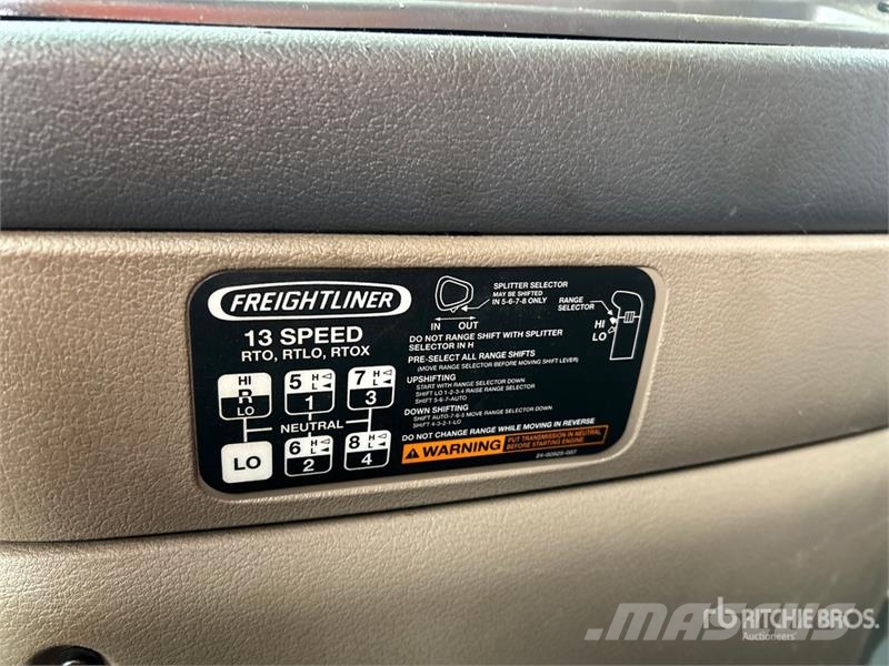 Freightliner Cascadia 125 Vetopöytäautot