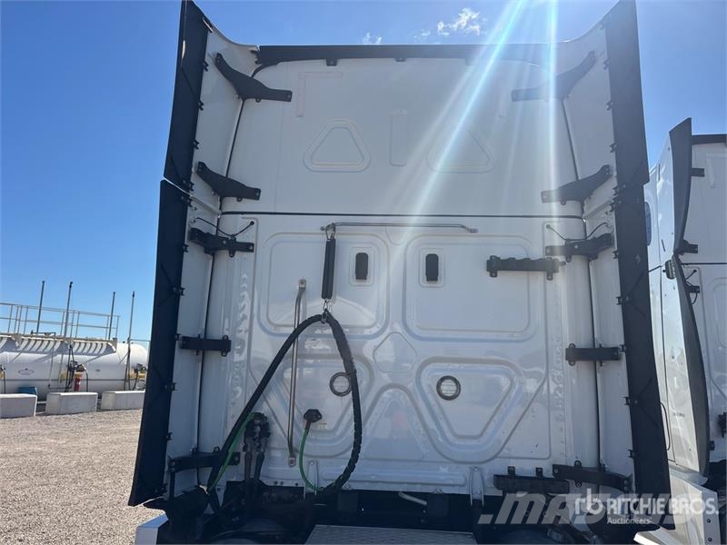 Freightliner Cascadia 126 Trekkers
