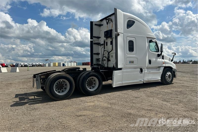 Freightliner Cascadia 125 6x4 T/A Sleeper Truck Tractor Truck Tractor Units