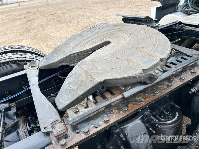 Freightliner Cascadia 126 Truck Tractor Units