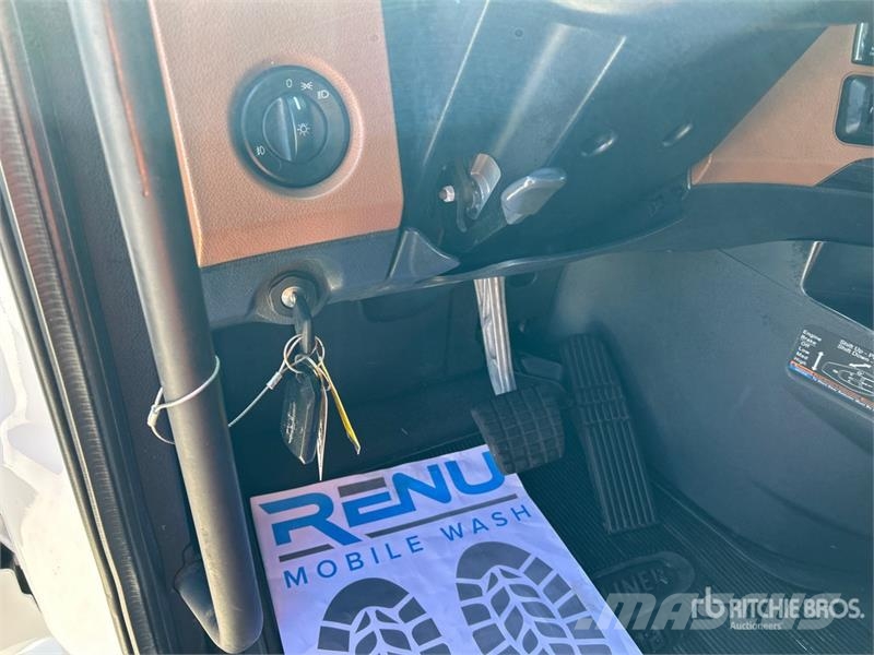 Freightliner Cascadia 126 6x4 T/A Sleeper Truck Tractor وحدات الجر