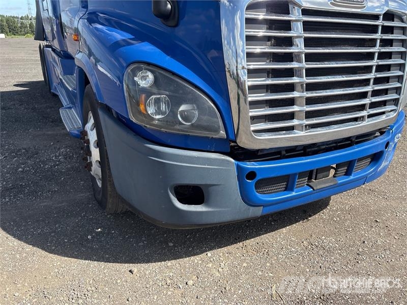 Freightliner Cascadia 125 6x4 Evolution T/A Sleeper Truck Tract Motrici e Trattori Stradali