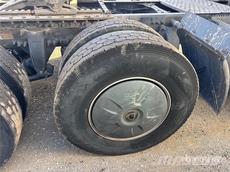 Freightliner Cascadia 126 6x4 T/A Sleeper Truck Tractor Влекачи