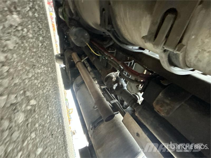 Freightliner Cascadia 126 6x4 T/A Sleeper Truck Tractor 曳引機組件