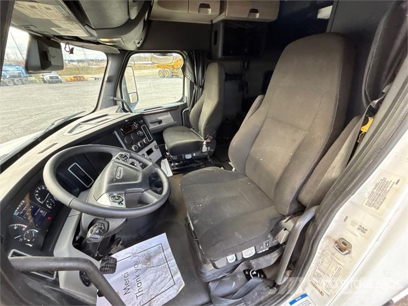 Freightliner Cascadia 126 Truck Tractor Units