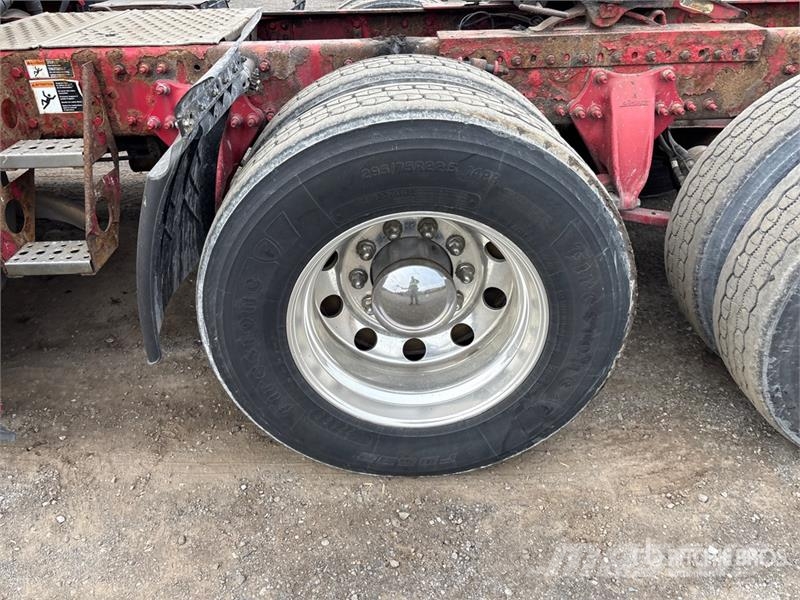 Freightliner Cascadia 125 6x4 T/A Sleeper Truck Tractor Sattelzugmaschinen