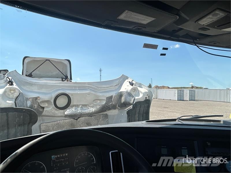 Freightliner Cascadia 126 Tractor Units