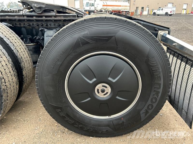 Freightliner Cascadia 126 وحدات الجر