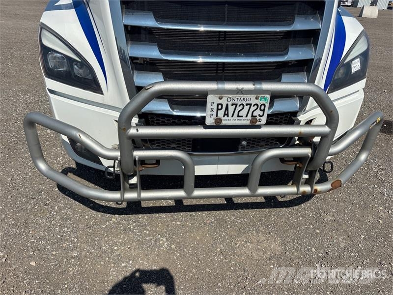Freightliner Cascadia 126 Naudoti vilkikai