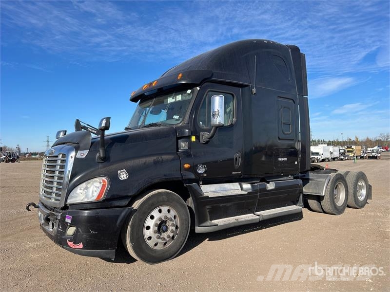 Freightliner Cascadia 125 6x4 T/A Sleeper Truck Tractor Седельные тягачи