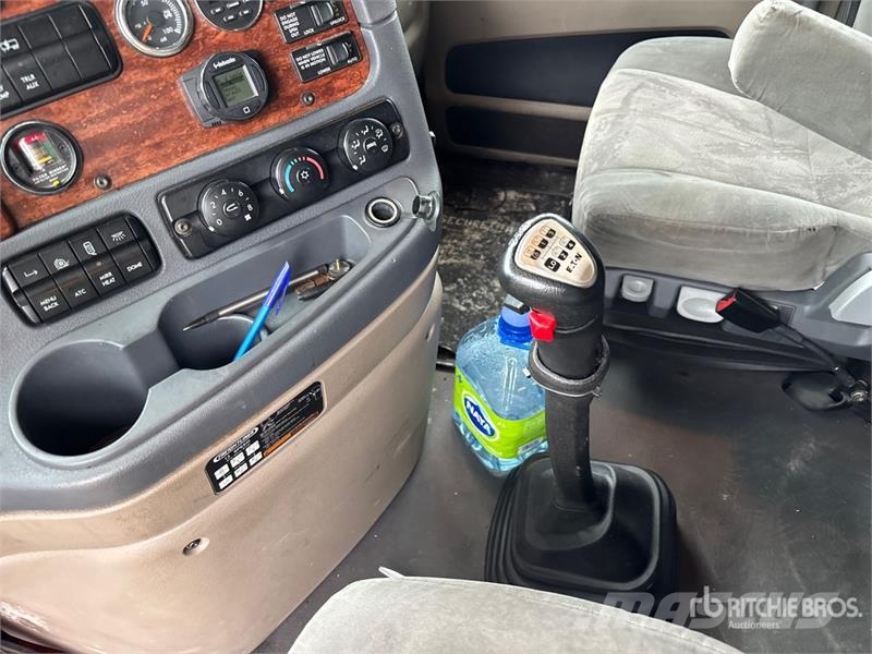 Freightliner Cascadia 125 6x4 T/A Sleeper Truck Tractor Prime Movers