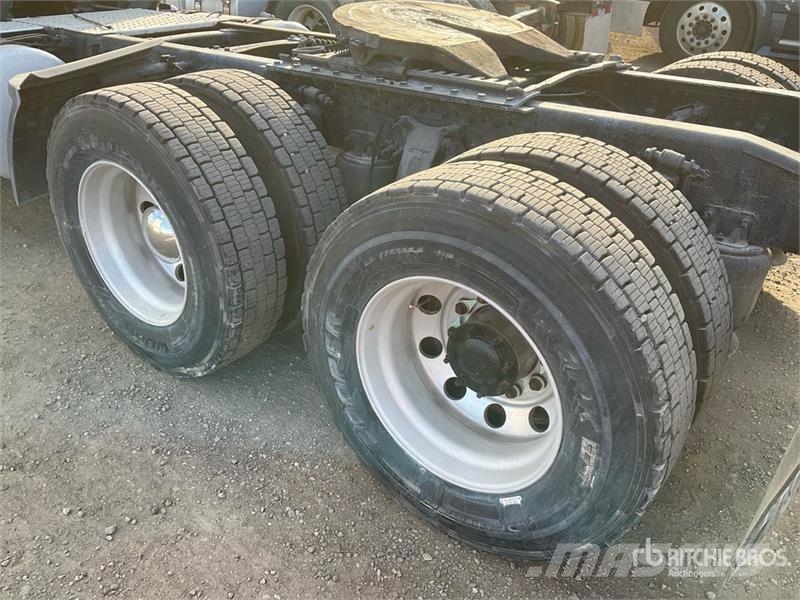 Freightliner Cascadia 126 وحدات الجر