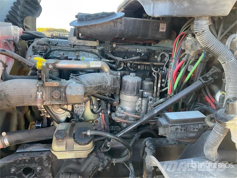 Freightliner Cascadia 125 6x4 T/A Sleeper Truck Tractor Sattelzugmaschinen