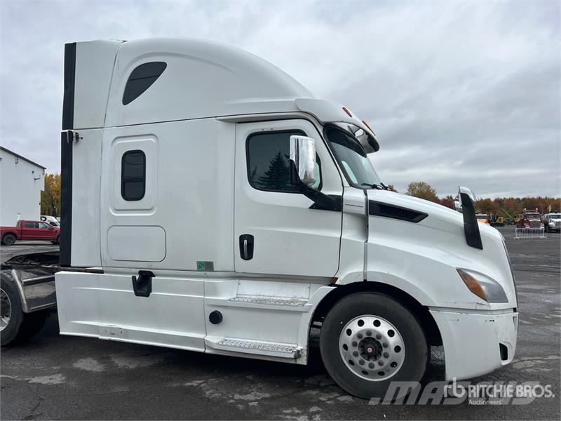 Freightliner Cascadia 116 Trekkers