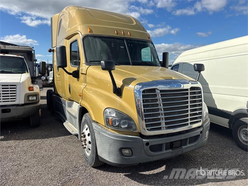 Freightliner Cascadia 125 6x4 T/A Sleeper Truck Tractor Tracteur routier