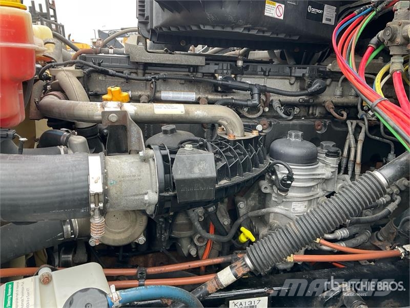 Freightliner Cascadia 126 6x4 T/A Sleeper Truck Tractor Motrici e Trattori Stradali
