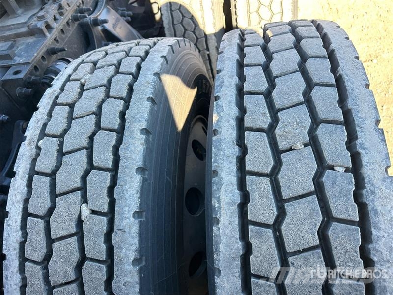 Freightliner Cascadia 126 وحدات الجر