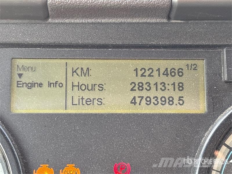 Freightliner Cascadia 125 6x4 T/A Sleeper Truck Tractor Tegljači