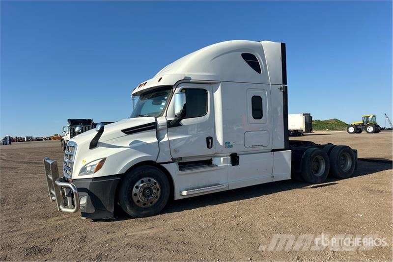 Freightliner Cascadia 126 6x4 T/A Sleeper Truck Tractor Tegljači