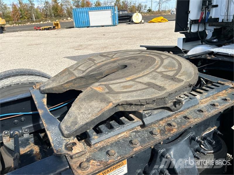 Freightliner Cascadia 126 وحدات الجر