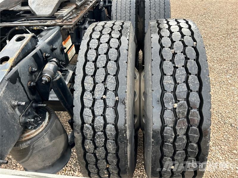 Freightliner Cascadia 126 Truck Tractor Units