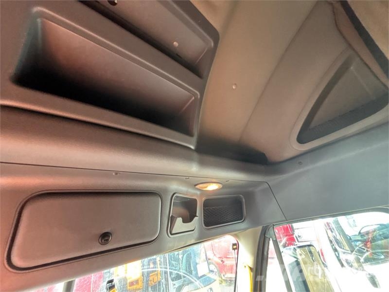 Freightliner Cascadia 113 Vetopöytäautot