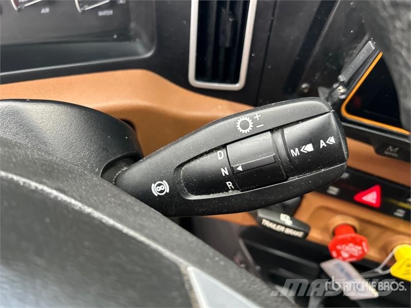 Freightliner Cascadia 126 وحدات الجر
