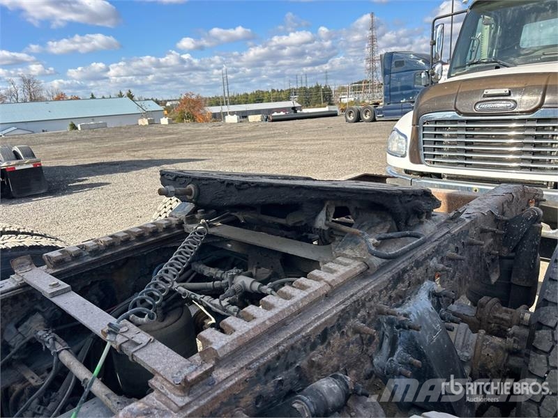 Freightliner Cascadia 125 6x2 T/A Sleeper Truck Tractor وحدات الجر