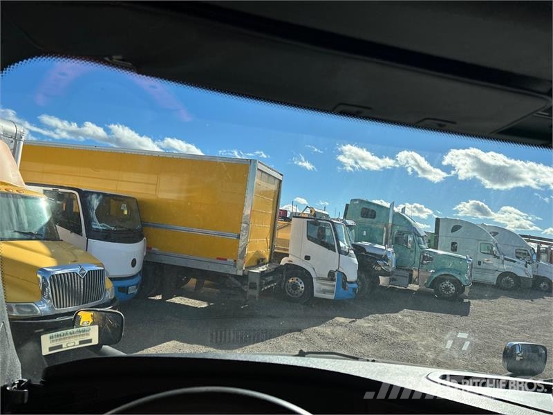 Freightliner Cascadia 126 6x4 T/A Sleeper Truck Tractor Tractor Units