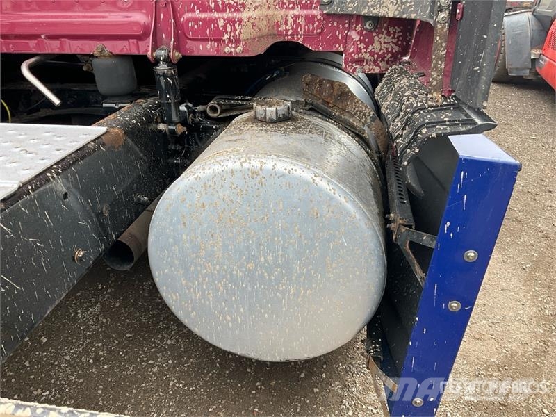 Freightliner Cascadia 126 6x4 T/A Sleeper Truck Tractor Tegljači