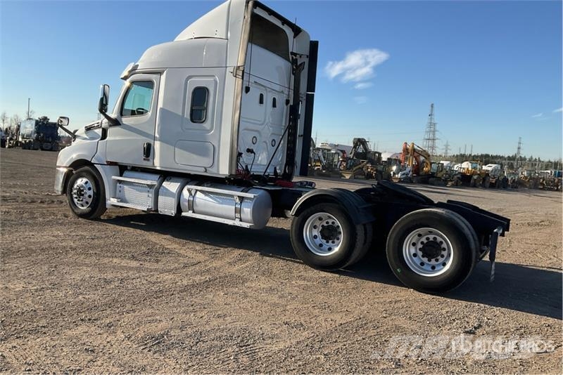 Freightliner Cascadia 126 6x4 T/A Sleeper Truck Tractor Traktorske jedinice