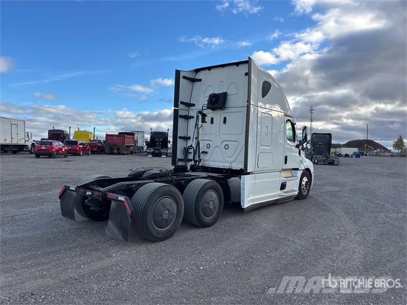 Freightliner Cascadia 126 Truck Tractor Units