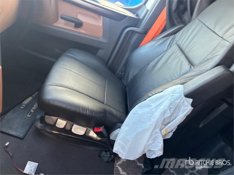 Freightliner Cascadia 126 Naudoti vilkikai
