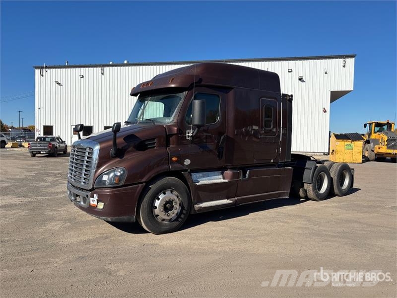 Freightliner Cascadia 113 Тягачі
