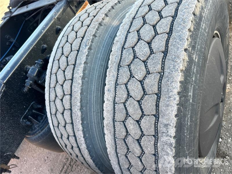 Freightliner Cascadia 126 وحدات الجر