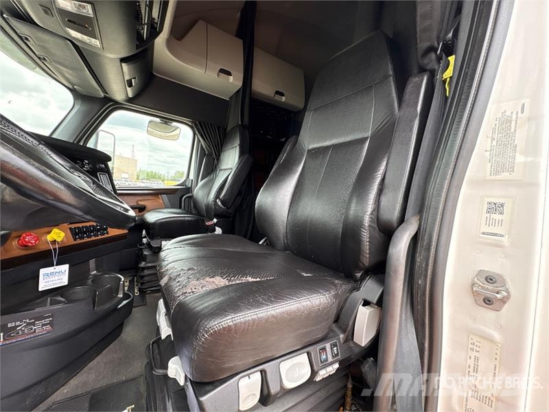 Freightliner Cascadia 126 Prime Movers