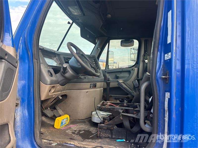 Freightliner Cascadia 125 Vetopöytäautot