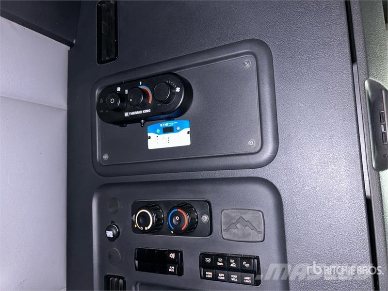 Freightliner Cascadia 126 Prime Movers