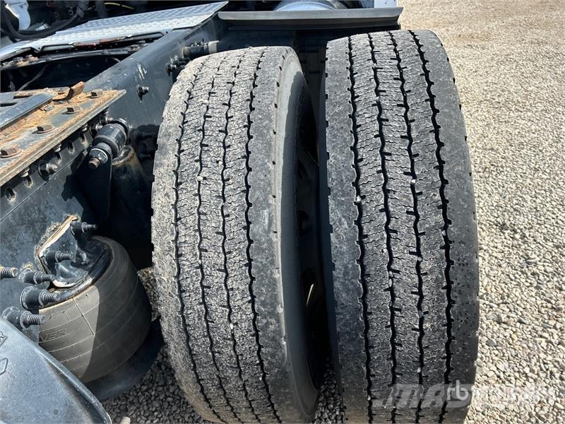 Freightliner Cascadia 126 وحدات الجر