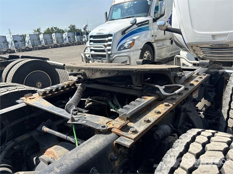 Freightliner Cascadia 126 Naudoti vilkikai