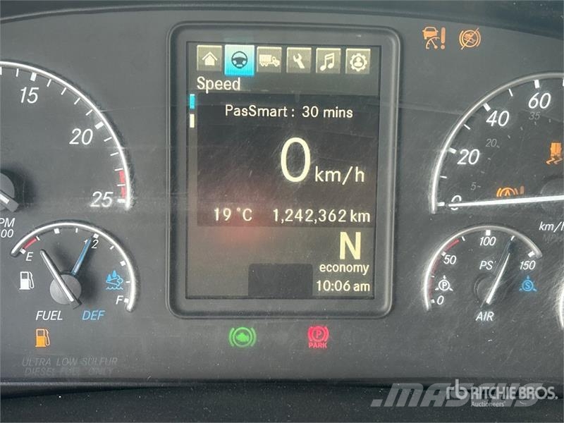 Freightliner Cascadia 126 6x4 T/A Sleeper Truck Tractor Trækkere